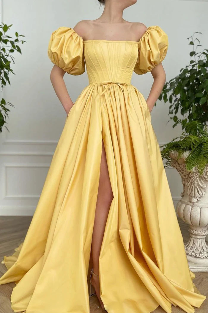 Modernes langes Abendkleid mit A-Linien-Ärmeln und Schlitz